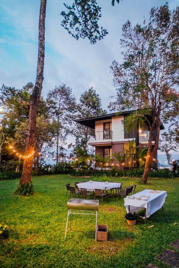 The River Resort Чампасак Екстериор снимка