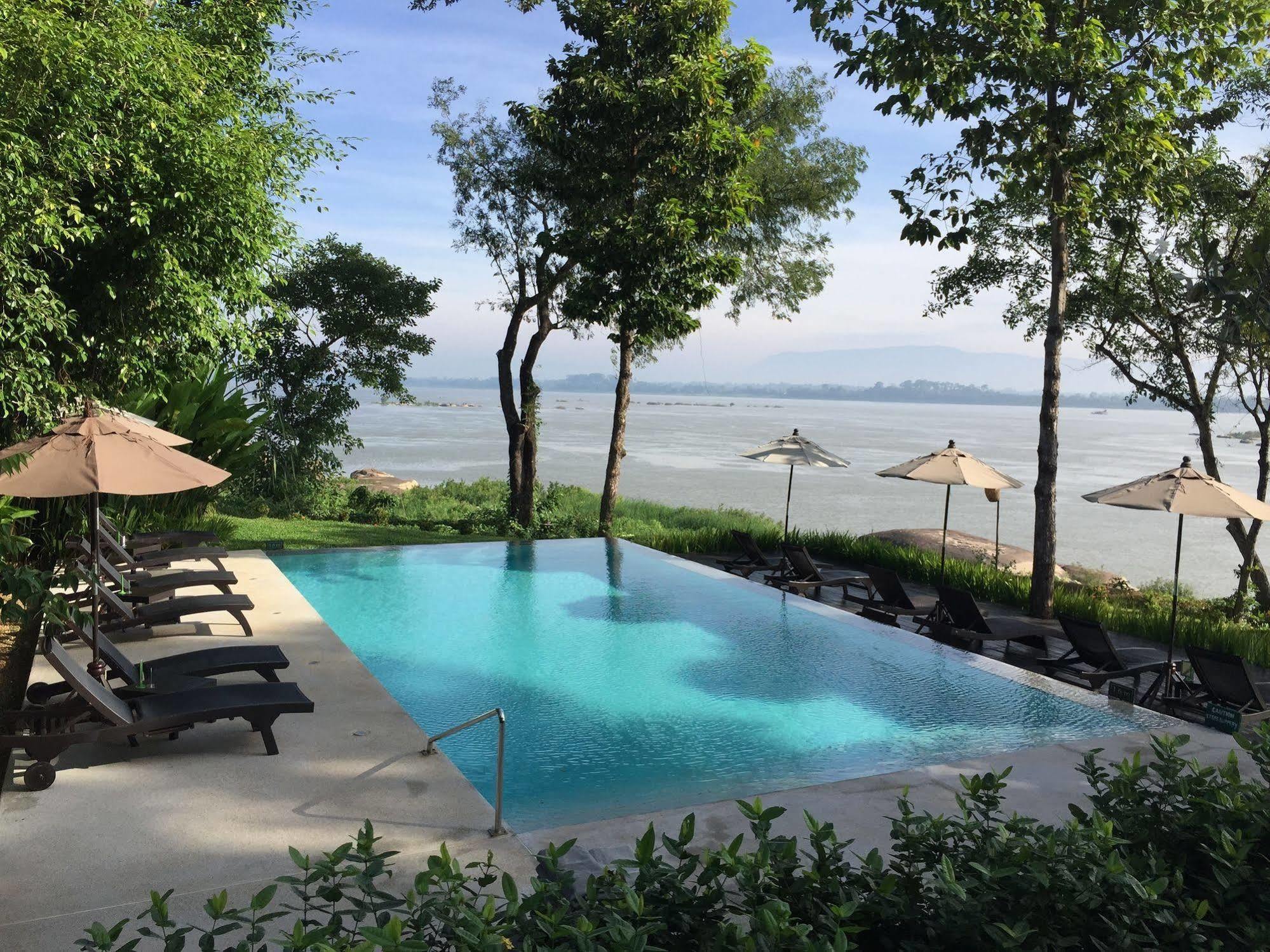 The River Resort Чампасак Екстериор снимка