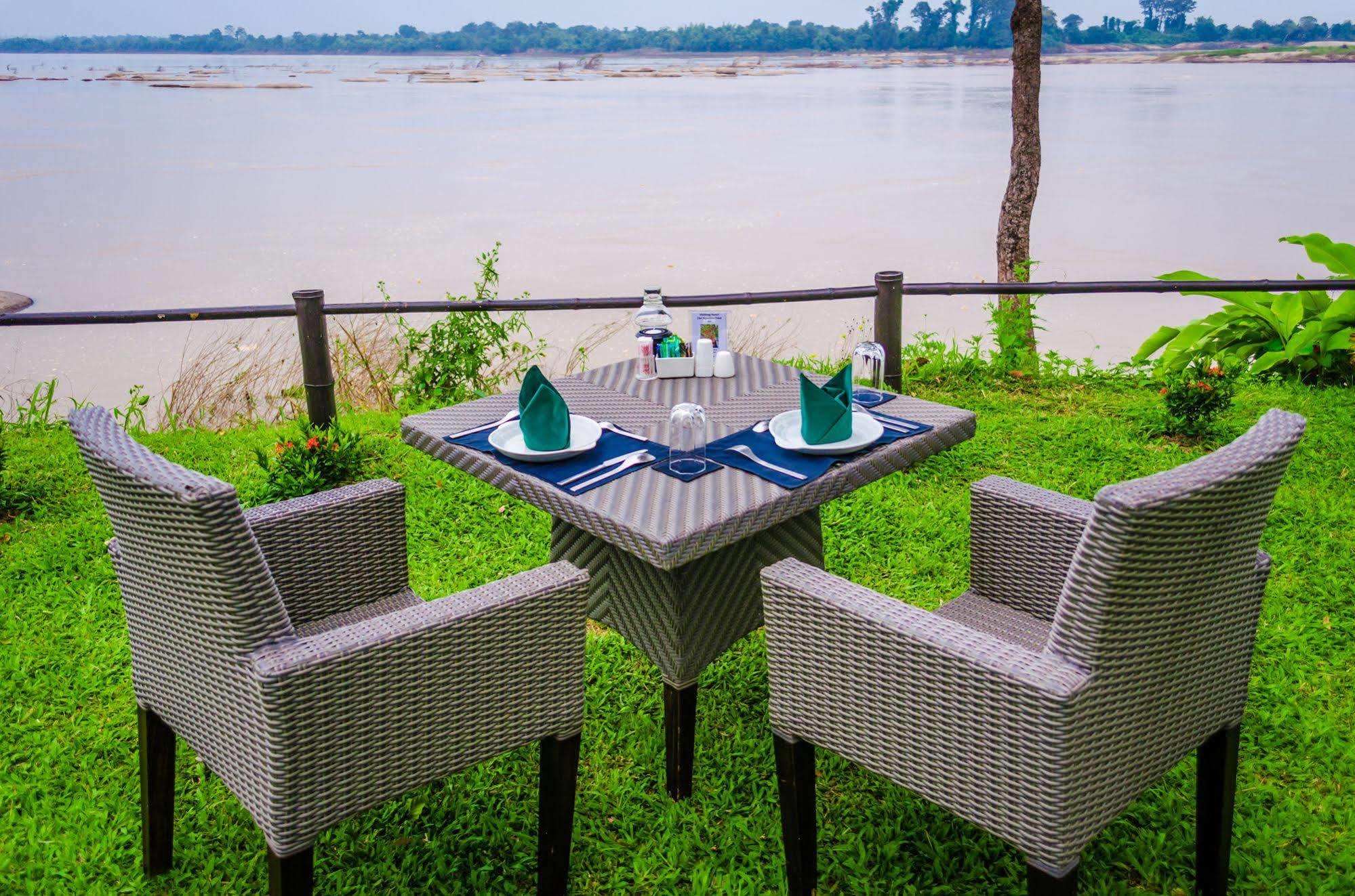 The River Resort Чампасак Екстериор снимка
