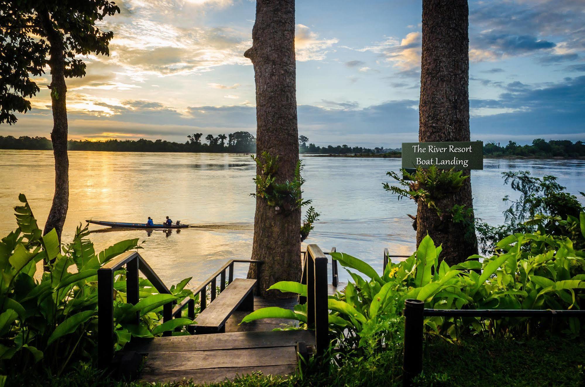 The River Resort Чампасак Екстериор снимка