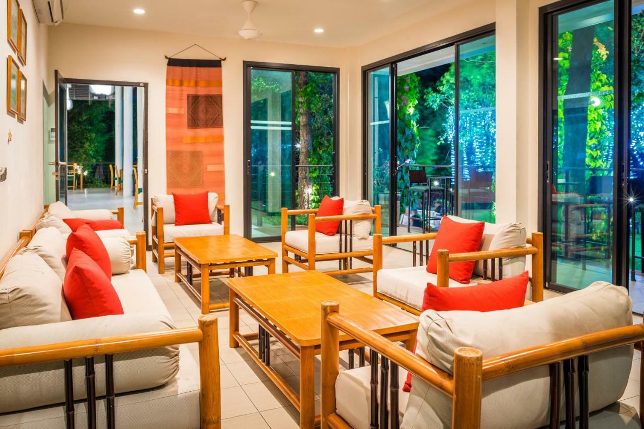 The River Resort Чампасак Екстериор снимка